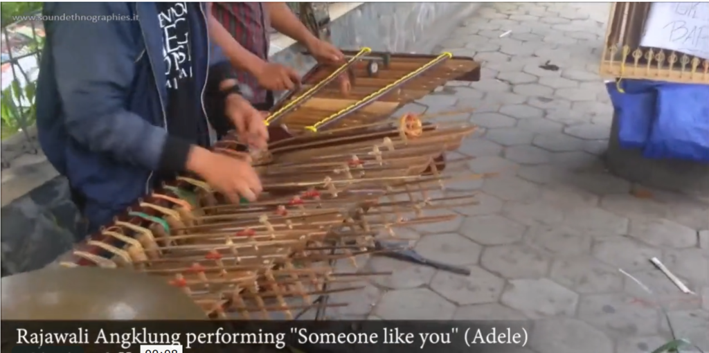 A Western song in “Angklung-style”