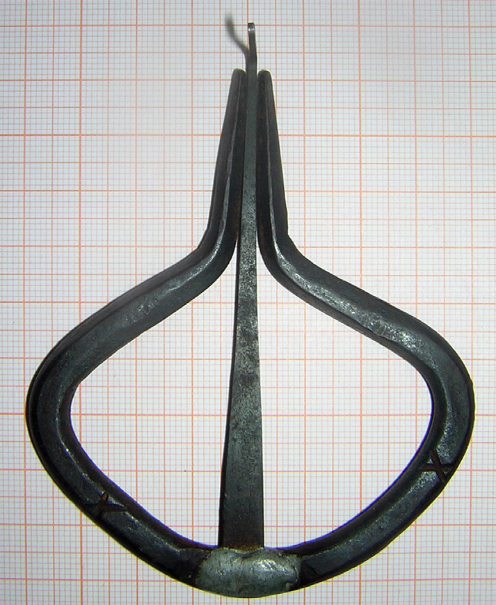 FIGURE-32.-Jew’s-harp-made-by-Giuseppe-Cannavò-from-Castelmola-(Coll.-Vincenzo-Distefano)